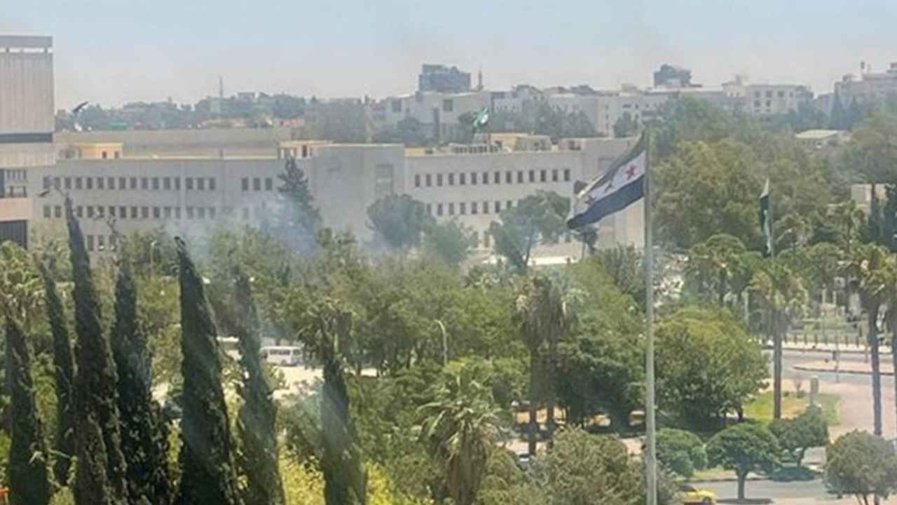 Şam bombalanıyor: İsrail savaş uçaklarını Suriye cephesine yönlendiriyor!