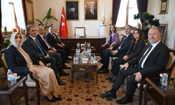 DEM Parti’den AK Parti’ye kritik ziyaret: Terörsüz Türkiye ve demokratikleşme süreci masadaydı