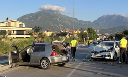 Fethiye’de karşı şeride geçen otomobil can aldı: 1 ölü, 3 yaralı