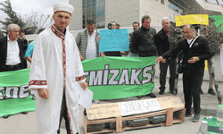 Gerede Çayı’ndaki kirlilikten dolayı vatandaşlar gıyabi cenaze namazı kıldı