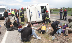 Antalya'dan Konya’ya giden yolcu otobüsü devrildi: 13 yaralı