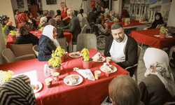 Anneler Günü’nde huzurevi sakinlerine müzikli sürpriz