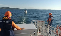 Çanakkale Boğazı’nda makine arızası geçiren tekne kurtarıldı