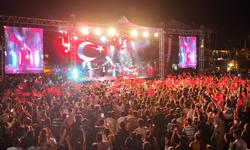 Koray Avcı Fethiye'de hayranlarıyla buluştu