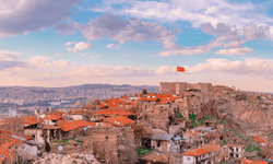 Ankara'da Büyükşehir Belediyesi'nden tarihi bölgelere turistik otobüs hattı