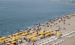 Antalya sahilleri ve Konyaaltı doldu taştı