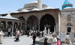Kurban Bayramı'nda Mevlana Müzesi'ne ziyaretçi akını