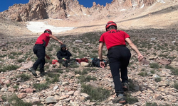 Erciyes Dağı’nda mahsur kalan iki dağcı 7 saatte kurtarıldı