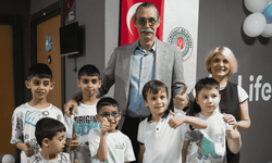 Etimesgut’ta sünnet olacaklara moral ziyareti