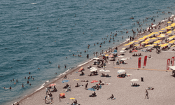 Antalya sahillerinde ücretli plaja tepki