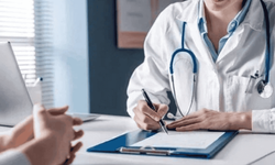 Yapay zekâ doktorların performansını düşürüyor