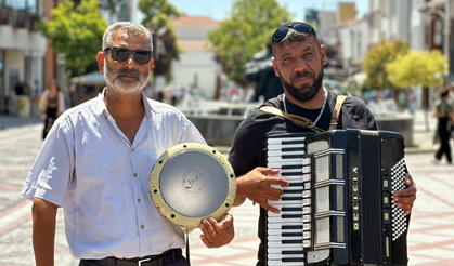 Edirneli akordeoncu Aşkım Yeşilli’den sıcaklara tepki