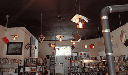 Bursa’da nostaljik kitap kafe