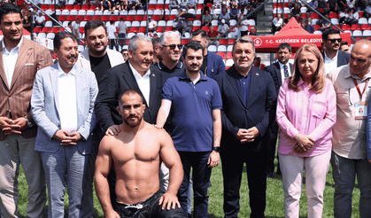 Keçiören'de Taha Akgül Karakucak güreşleri tamamlandı: Başpehlivan Feyzullah Aktürk oldu