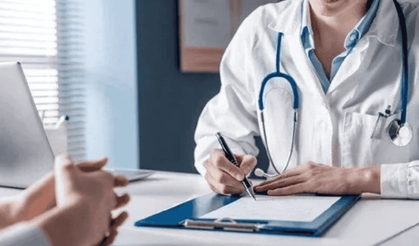 Yapay zekâ doktorların performansını düşürüyor