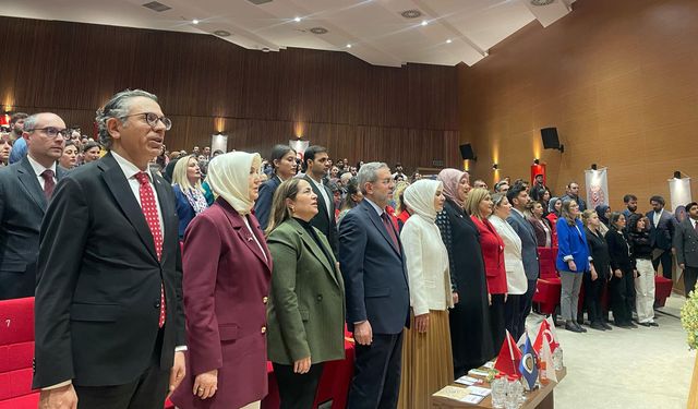 Bakan Göktaş'tan ebeveynlere: ''Ülkemizde annelik ve babalık yaklaşımları değişti''