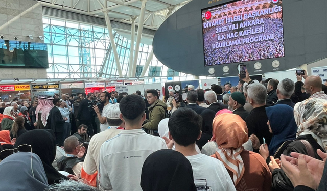 İlk hac kafilesi Ankara'dan uğurlandı