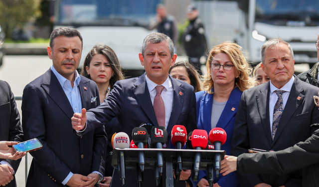 Özgür Özel'den Özdağ'ın davasına eleştiri: “Utanç verici bir yargılama izledik”