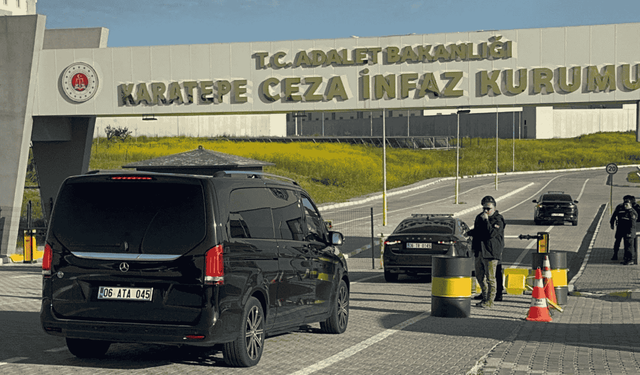 Özgür Özel, Murat Ongun'u ziyaret etti