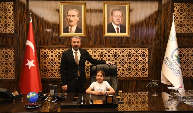 Pursaklar'da başkanlık koltuğu Zeynep’e emanet