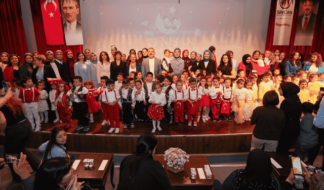 Sincanlı minikler 23 Nisan’ı kutladı
