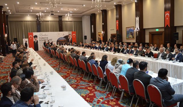 Türkiye Sohbetleri buluşması: Türkiye'nin 30 yıllık büyüme hikâyesi anlatıldı