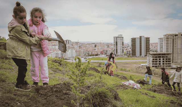 Keçiören’de minik eller fidanlarla buluştu: Geleceğe nefes oldular