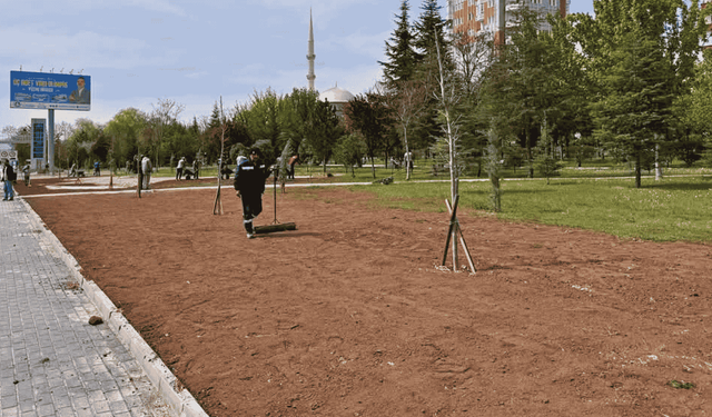 Sincan Belediyesi parkları yaza hazırlıyor