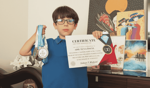 Adil Tuna Öncel, Dubai’de matematik dünya şampiyonu oldu