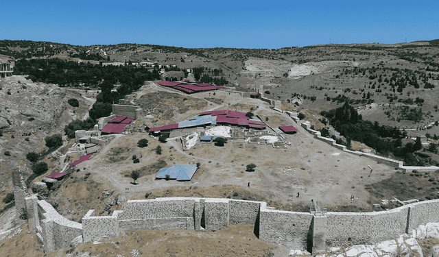 Harput Kalesi’nde 1000 yıllık sanayi sitesi