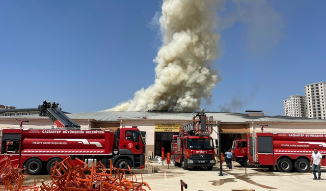 Gaziantep’te Meslek Lisesi mobilya atölyesinde yangın