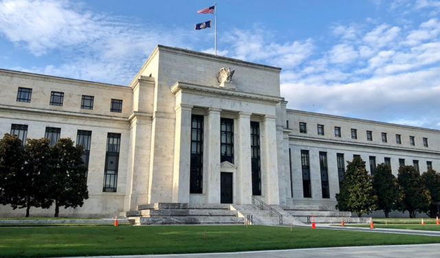 Fed faiz kararı açıklandı: Trump baskısına rağmen pas