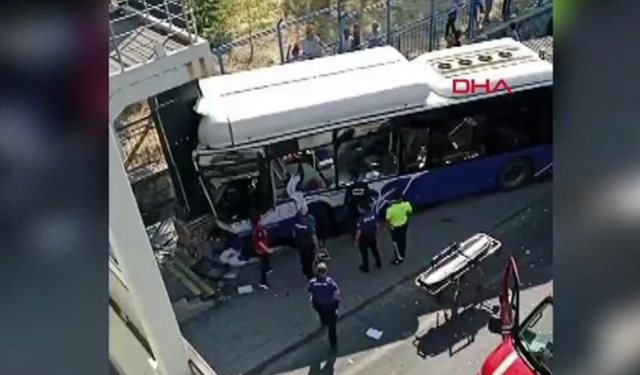 Ankara'da belediye otobüsü zincirleme kazaya karıştı: 20 yaralı!