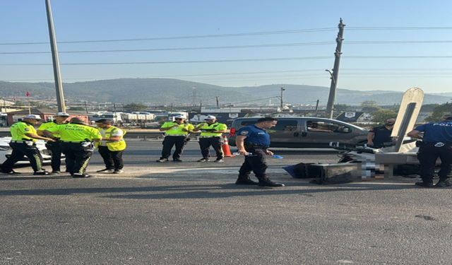 Kocaeli'de bariyerlere çarpan motosiklet sürücüsü yaşamını yitirdi