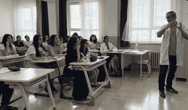 MEB yaz dönemi kursları başladı: Öğrenciler sınavlara hazırlanıyor, yeteneklerini geliştiriyor