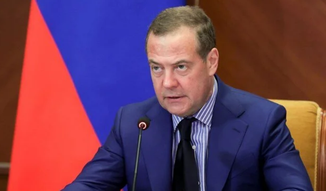 Medvedev'den Trump'a sert uyarı: Savaşa atılan bir adım