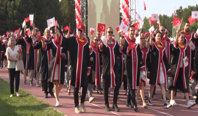 ODTÜ’de mezuniyet coşkusu: 3 bin öğrenci diploma aldı