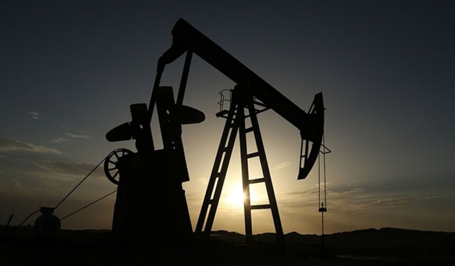ABD’de üretim yavaşladı! Petrol kuleleri teker teker kapanıyor