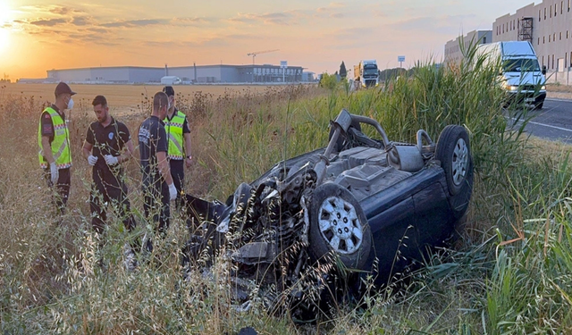 Tekirdağ'da otomobil menfeze çarptı, 2 kişi hayatını kaybetti