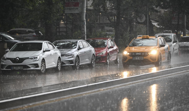 Hafta sonu yağış geliyor: Sıcaklıklar batı ve iç kesimlerde düşüyor