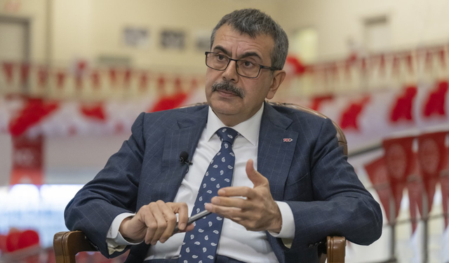 Bakan Tekin: 719 öğrencinin tam puan aldığı iddiası asılsız