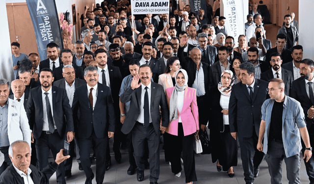 Anahtar Parti'nin yeni şarkısı: Geliyor Yavuz Başkan