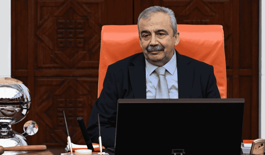 Sırrı Süreyya Önder son yolculuğuna uğurlanıyor