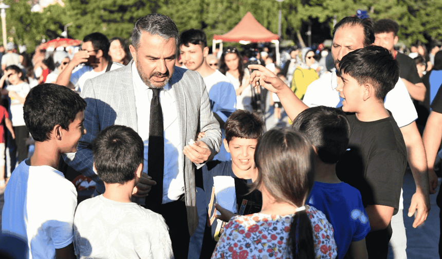 Pursaklar'da 4. Çocuk Şenliği başladı: Eğlence mahallelere taşındı