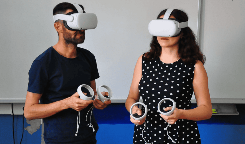 Öğretmen çiftten VR destekli eğitim modeli