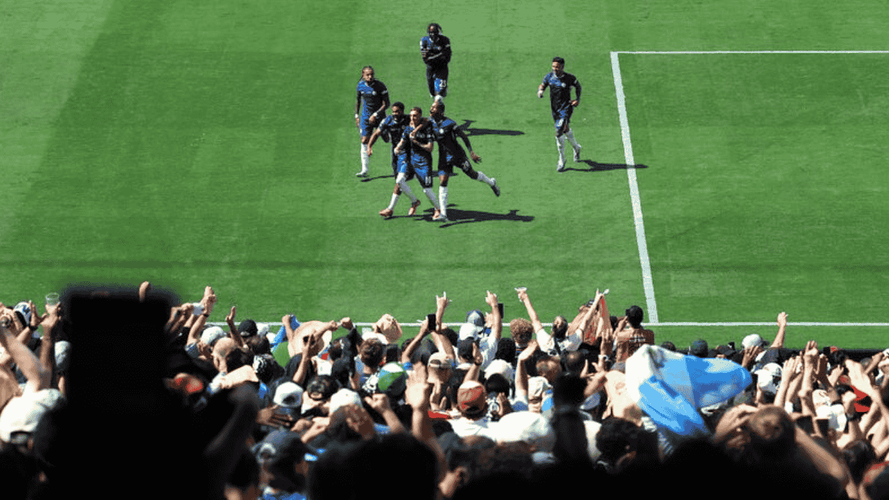 Chelsea Sampiyon